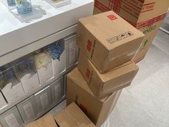 -名创优品(北京新中关购物中心地铁层店)