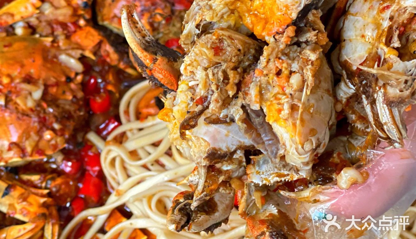 昆明🦀️海鲜专门店的辣炒大闸蟹 能甩几碗🍜