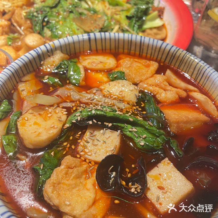 东北烧烤哦。烤串选择性太少了