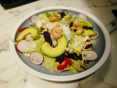 牛油果大虾沙拉-JUKEBOX玖部音乐餐厅(华侨城店)