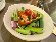 -锅飘飘·东北铁锅炖(雨花客厅店)