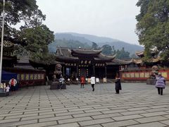 -峨眉山报国寺