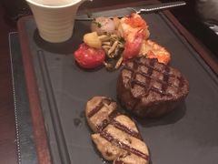 -恰餐厅及酒吧 CHAR Bar & Grill (北京丽都皇冠假日店)