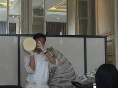 大厨在讲解用料-哈布斯扒房(华发商都店)