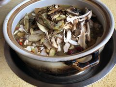乌鸡野生菌汤-东巴谷野生菌火锅餐厅