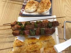 羊肉串肥肠串土豆片馒头片-王大爷烧烤&川菜馆