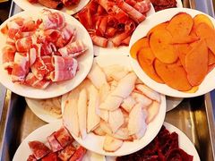 -周老三跷脚牛肉·全牛火锅(非遗传承店)