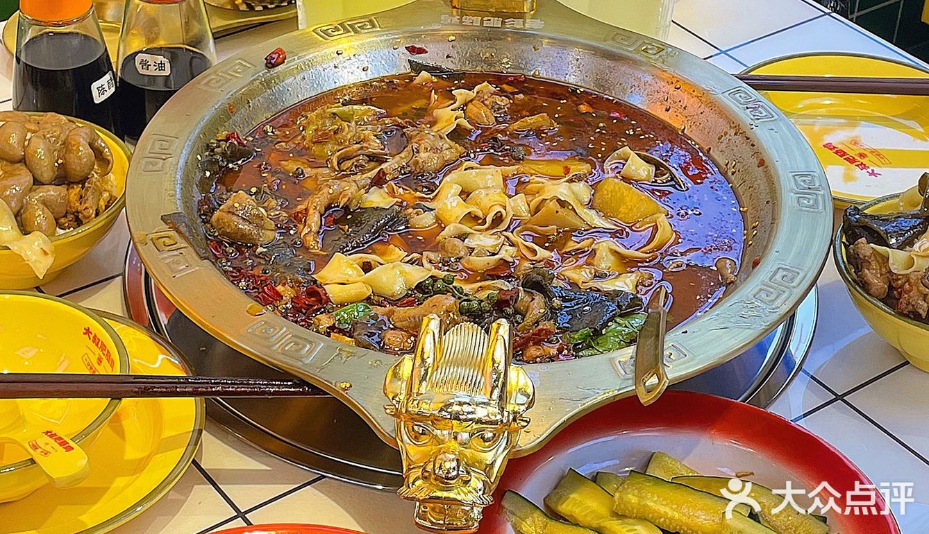 为了这口正宗重庆肥肠鸡！我想天天都出门！