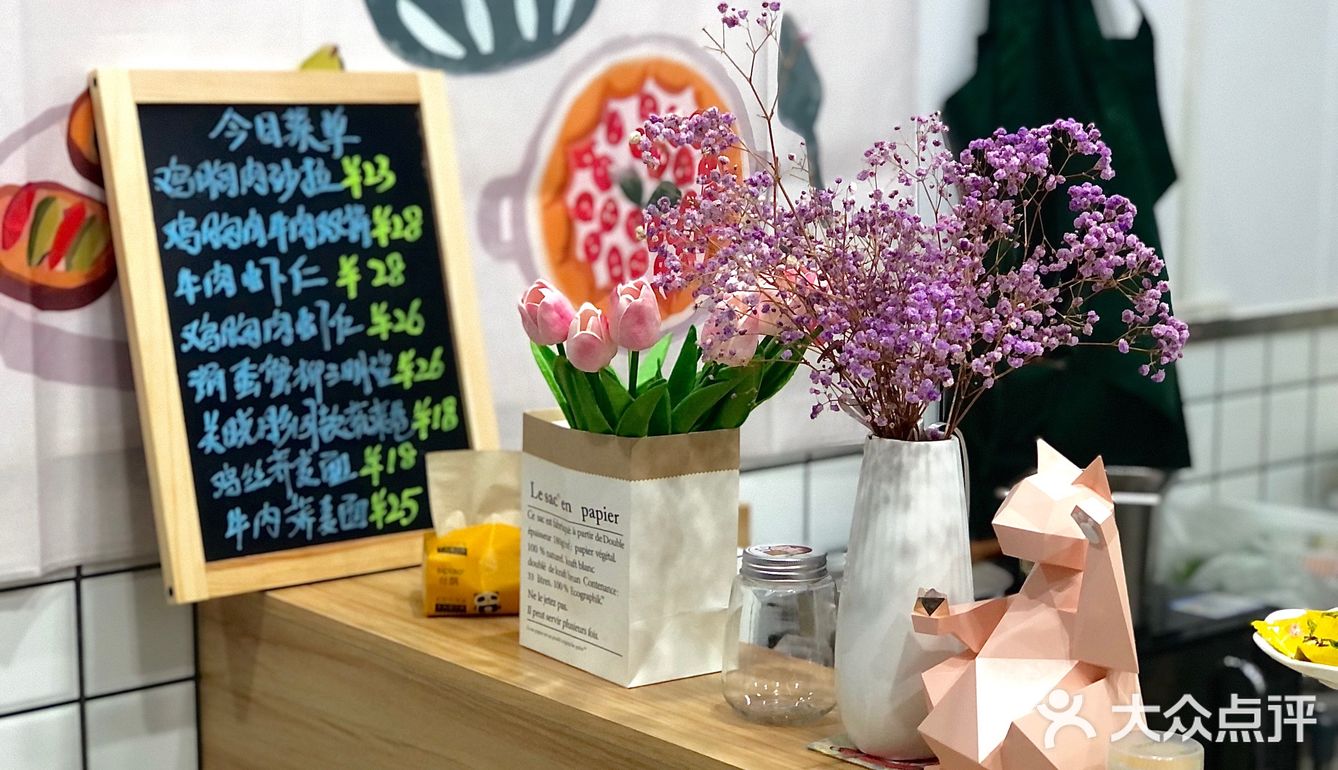 冠城商业中心的一家小小的轻食店🥗