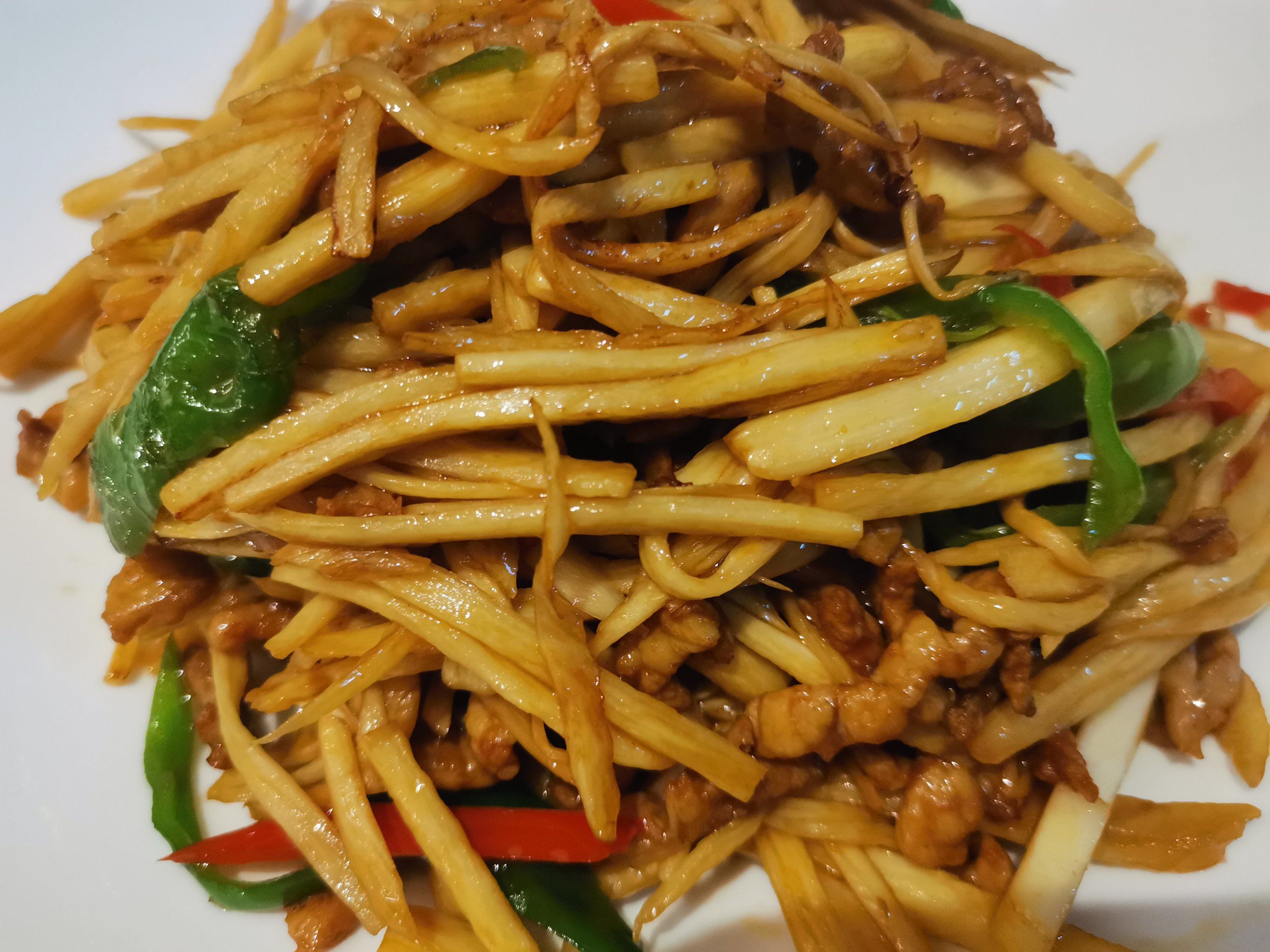 茭白肉丝绝对是一道好吃到让人忍不住多夹几筷子的好菜