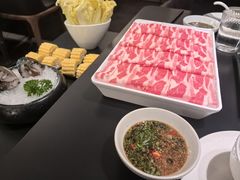 -鲜入唯煮·港式海鲜牛肉火锅(金宝街店)