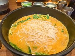 -银米·云南传统过桥米线(双廊黑金冠店)