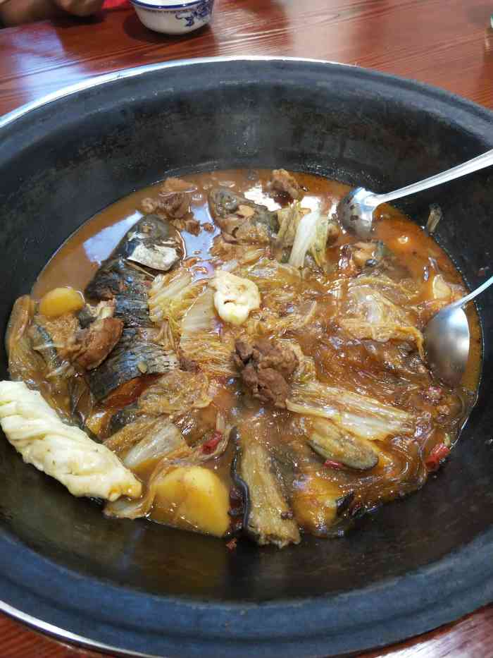 二丫柴火灶台鱼铁锅炖(开发区分店)-"这家店在开发区万众大厦94附近