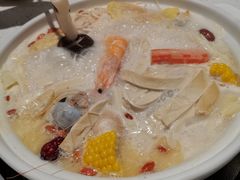 -三人行骨头王火锅(长寿店)