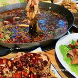 昆明🐟不能没吃过美味的老坛酸菜鱼苗火锅