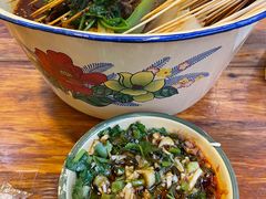 -拈签一笑黄牛肉辣卤串串