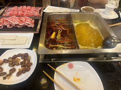 -百年川椒重庆老火锅(光谷店)