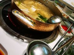 -洪氏嗨捞·广东猪肚鸡·椰子鸡火锅(西咸万象城店)
