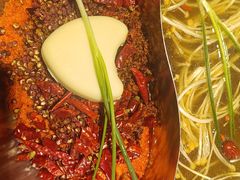 -茅草房·河畔园林火锅