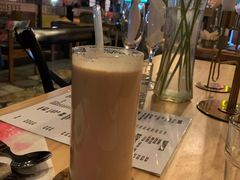 拿铁咖啡-动动咖啡清真西餐厅