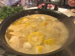 -鲜入围煮花胶鸡海鲜火锅