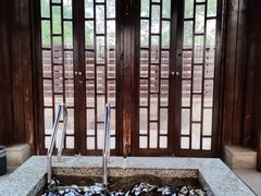 -裕龙汤泉