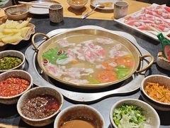 -顶顶汤火牛排火锅·经典铜锅涮肉