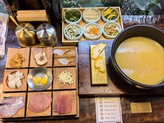 -银米·云南传统过桥米线(双廊黑金冠店)