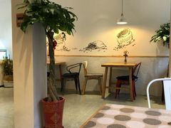 大堂-红小姐咖啡馆(西津渡店)