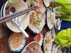 -Cuc Gach Quan Restaurant