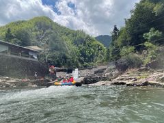 -安吉龙王山峡谷漂流