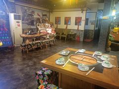 大堂-东三省东北铁锅炖(龙泉店)