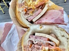 -Bánh Mì Huynh Hoa