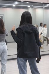 -单色舞蹈