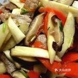 倒入多点的油，油温5成热时