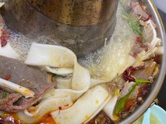 土火锅-撒拉人家.酸菜牦牛肉火锅