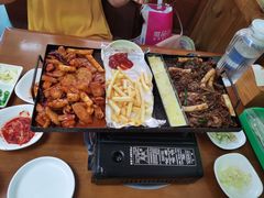 -亲昵春川鸡排(韩国美食街店)