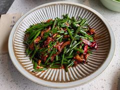 韭菜苔炒猪耳-半山腰·云南菜(侨福芳草地店)