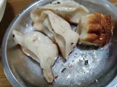 -黄阿姨锅贴大王(万航渡路店)