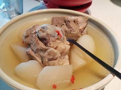 钙骨炖萝卜汤-悦融·京鲁菜·露台花园(安定门店)
