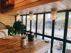 靠窗位-Cafe Alice咖啡爱丽丝(奥城店)