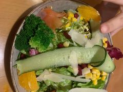 鲜橙三文鱼藜麦缤纷沙拉-Ricci睿奇美式餐厅(五道口店)