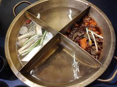 -沸炉重庆老火锅(军事博物馆店)