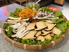 -阿婆情腊排骨火锅(忠义店)