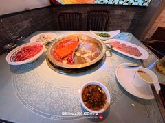 -小天鹅火锅·一线江景洪鼎旗舰店(洪崖洞店)