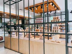 面包甜点陈列柜-仟吉(虎泉店)