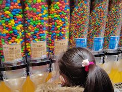 -m豆巧克力世界(上海世茂广场店)