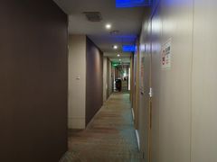 -卡罗酒店(东门晒布地铁站店)