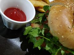 -HELLO 27 意面·沙拉·帕尼尼