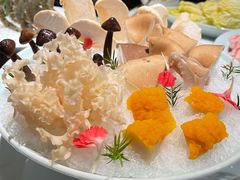 菌菇拼盘-领鲜天下·焗海鲜·花胶鸡(天目里店)